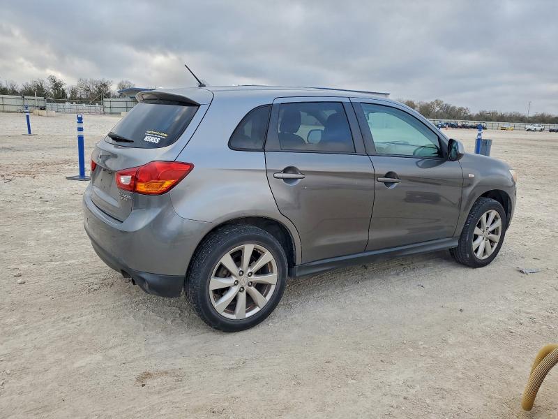 Photo 3 from auction – 2014 MITSUBISHI OUTLANDER with VIN 4A4AP3AU6EE031517