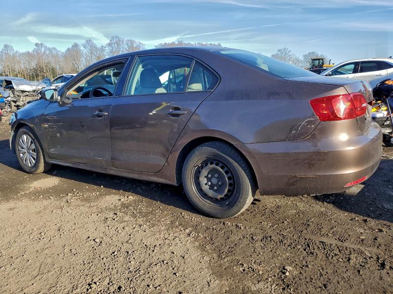 Photo 2 from auction – 2014 VOLKSWAGEN JETTA BASE with VIN 3VW2K7AJ1EM356624
