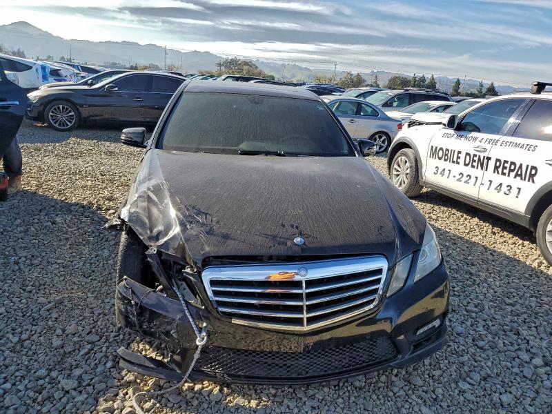 Photo 5 from auction – 2011 MERCEDES-BENZ E350 with VIN WDDHF5GB5BA502897