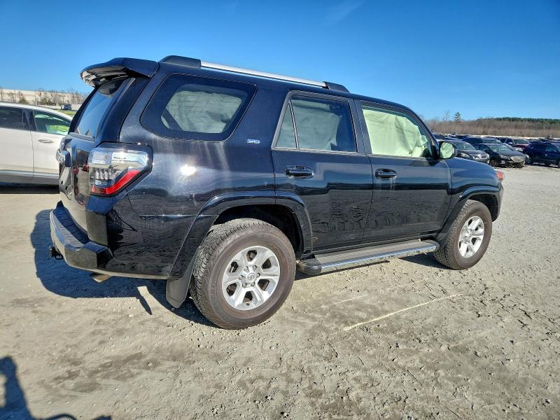 Photo 3 from auction – 2022 TOYOTA 4RUNNER SR with VIN JTEEU5JR3N5275288