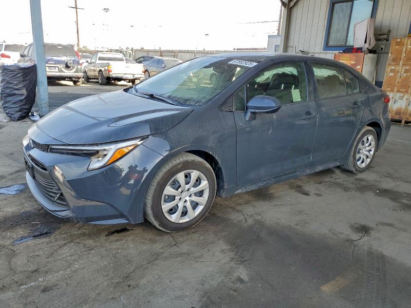 TOYOTA COROLLA LE 2025 with VIN JTDBCMFE6S3069870 - Photo from auction