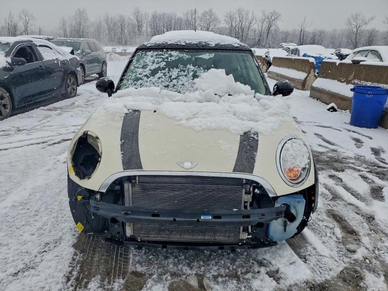 Photo 5 from auction – 2011 MINI COOPER with VIN WMWSU3C59BT097185