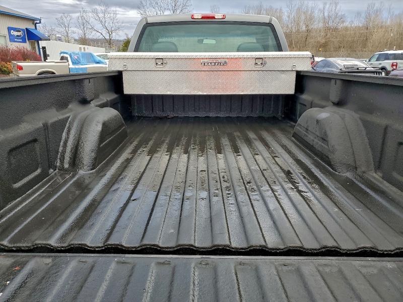 Photo 10 from auction – 2002 CHEVROLET SILVERADO with VIN 1GCEC14V22Z157519