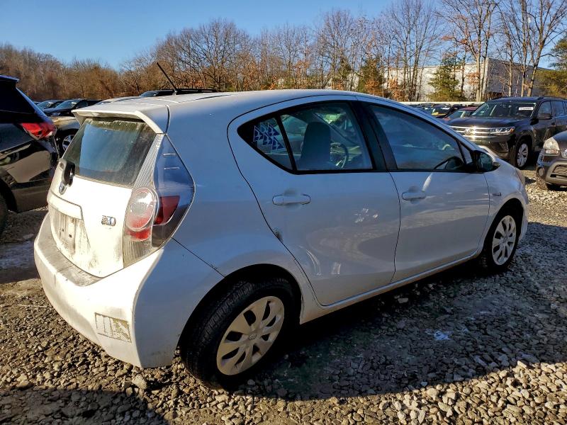 Photo 3 from auction – 2012 TOYOTA PRIUS C with VIN JTDKDTB30C1003436