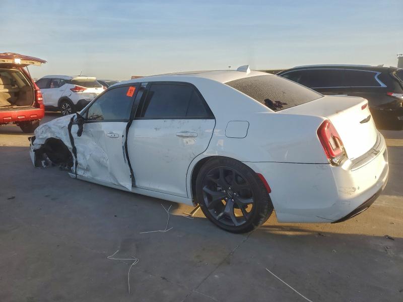 Photo 2 from auction – 2022 CHRYSLER 300 with VIN 2C3CCABG6NH170715