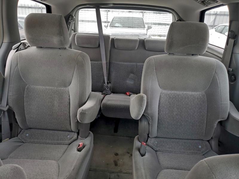 Photo 10 from auction – 2005 TOYOTA SIENNA with VIN 5TDZA23C55S335331