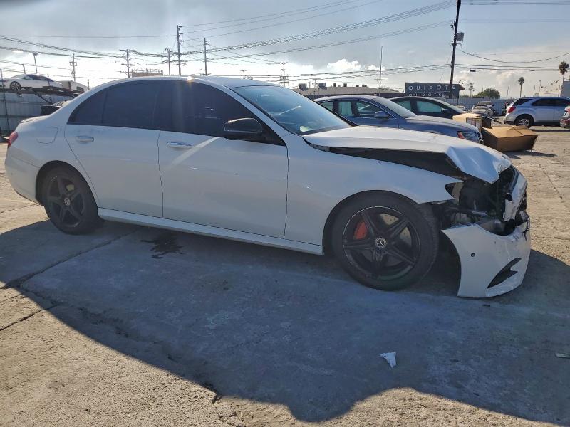 Photo 4 from auction – 2018 MERCEDES-BENZ E 300 with VIN WDDZF4JB0JA469118