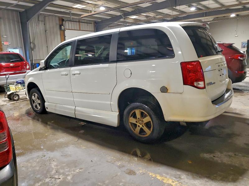 Photo 2 from auction – 2011 DODGE GRAND CARA with VIN 2D4RN3DG9BR776964