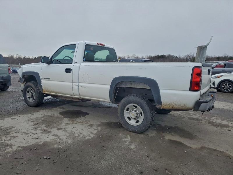 Photo 2 from auction – 2004 CHEVROLET SILVERADO with VIN 1GCHC24U84E291598