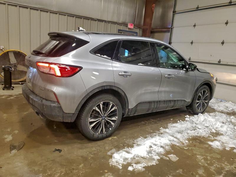 Photo 3 from auction – 2022 FORD ESCAPE SE with VIN 1FMCU0BZ6NUA20455