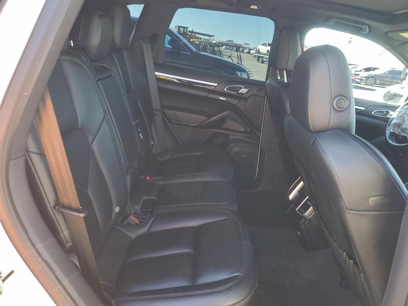 Photo 11 from auction – 2016 PORSCHE CAYENNE SE with VIN WP1AE2A25GLA18227