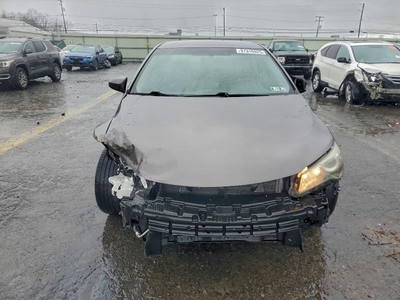 Photo 5 from auction – 2017 TOYOTA CAMRY with VIN 4T1BF1FKXHU639718