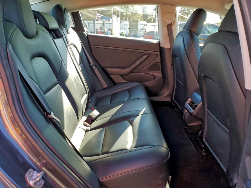 Photo 10 from auction – 2018 TESLA MODEL 3 with VIN 5YJ3E1EA2JF102134