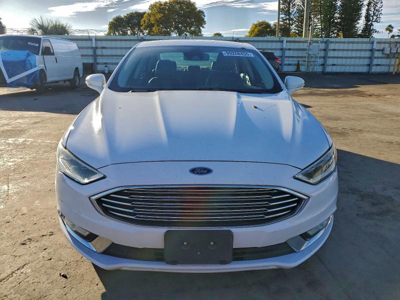 Photo 5 from auction – 2017 FORD FUSION SE with VIN 3FA6P0LU2HR359565