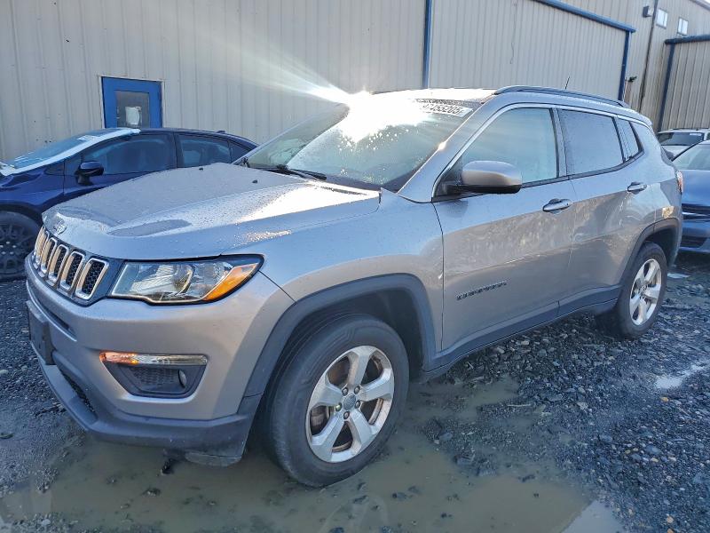 JEEP COMPASS LA 2019 with VIN 3C4NJDBB9KT679748 - Photo from auction
