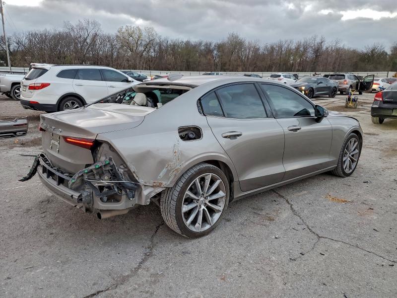 Photo 3 from auction – 2021 VOLVO S60 with VIN 7JR102FZ4MG118346