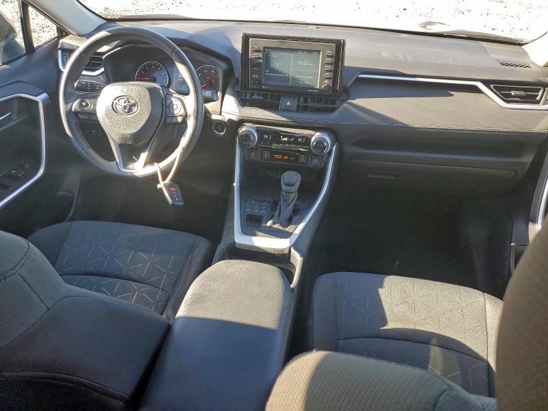 Photo 8 from auction – 2020 TOYOTA RAV4 XLE with VIN 2T3P1RFV2LW094286