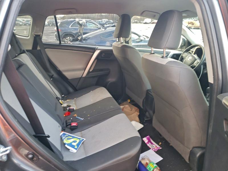 Photo 10 from auction – 2015 TOYOTA RAV4 LE with VIN JTMBFREV7FD149412