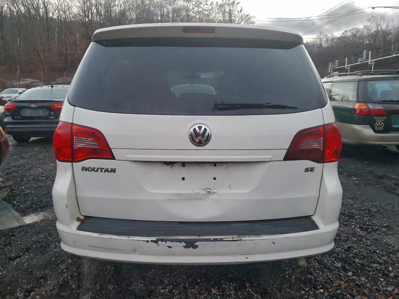 Photo 6 from auction – 2010 VOLKSWAGEN ROUTAN SE with VIN 2V4RW3D13AR296476