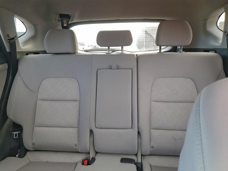 Photo 10 from auction – 2017 HYUNDAI TUCSON with VIN KM8J33A23HU460718