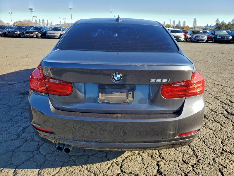Photo 6 from auction – 2012 BMW 3 SERIES with VIN WBA3A5C53CF346024