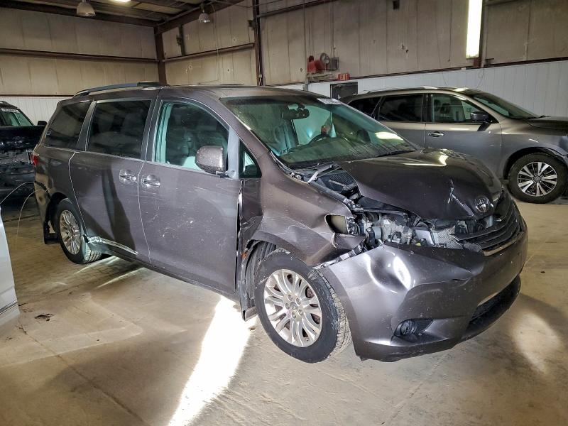 Photo 4 from auction – 2015 TOYOTA SIENNA XLE with VIN 5TDYK3DC1FS588922