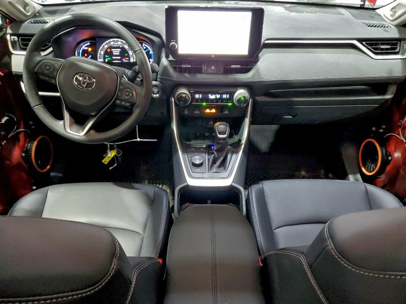 Photo 8 from auction – 2025 TOYOTA RAV4 XLE P with VIN JTMB6RFV7SD154666