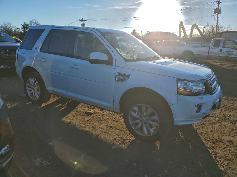Photo 4 from auction – 2014 LAND ROVER LR2 HSE LU with VIN SALFT2BG8EH369522