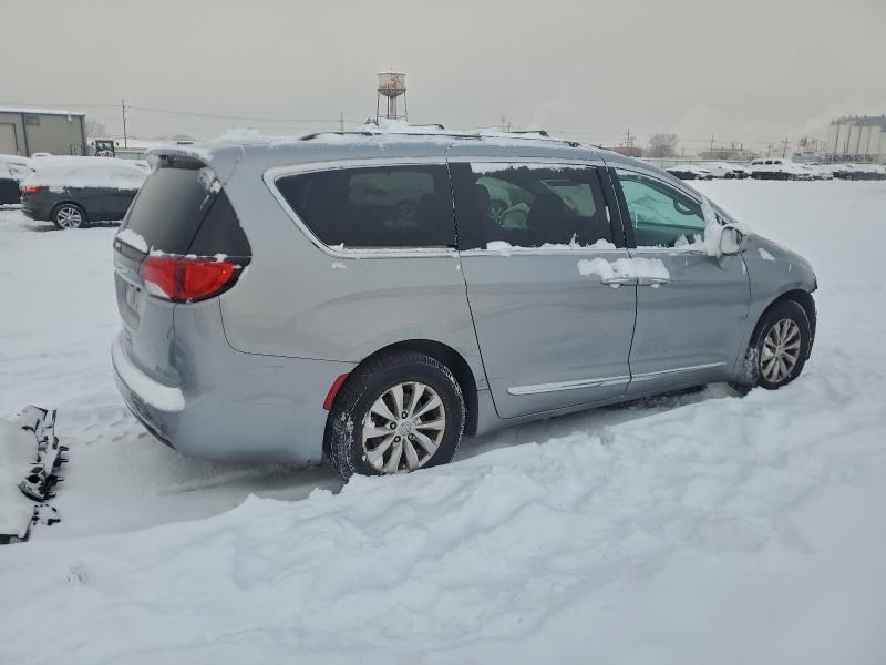 Photo 3 from auction – 2017 CHRYSLER PACIFICA T with VIN 2C4RC1BGXHR785708