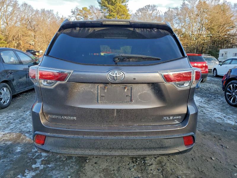 صورة رقم 6 من المزاد - 2014 TOYOTA HIGHLANDER مع VIN 5TDJKRFH3ES045616
