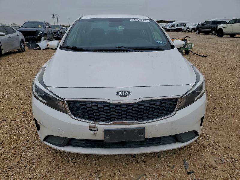 Photo 5 from auction – 2018 KIA FORTE LX with VIN 3KPFL4A76JE206100