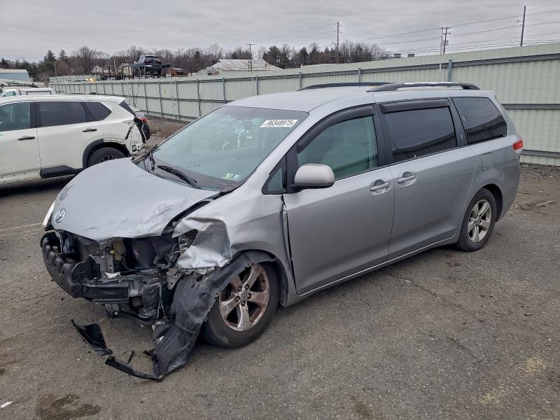 TOYOTA SIENNA LE 2014 with VIN 5TDKK3DC1ES409685 - Photo from auction