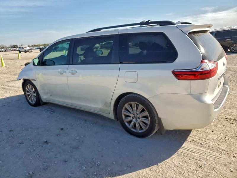 Photo 2 from auction – 2015 TOYOTA SIENNA XLE with VIN 5TDYK3DC6FS560498