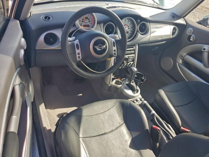 Photo 8 from auction – 2004 MINI COOPER with VIN WMWRC33414TJ53485