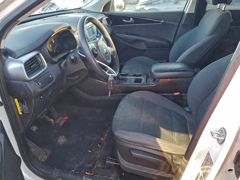Photo 7 from auction – 2016 KIA SORENTO LX with VIN 5XYPGDA59GG081547