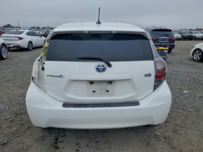 Photo 6 from auction – 2013 TOYOTA PRIUS C with VIN JTDKDTB30D1049480