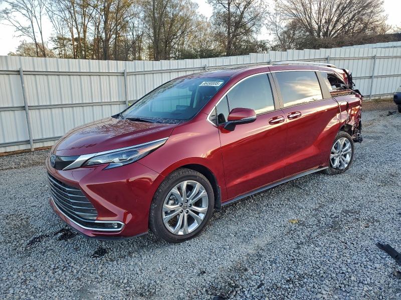 TOYOTA SIENNA LIM 2024 with VIN 5TDERKEC8RS217168 - Photo from auction