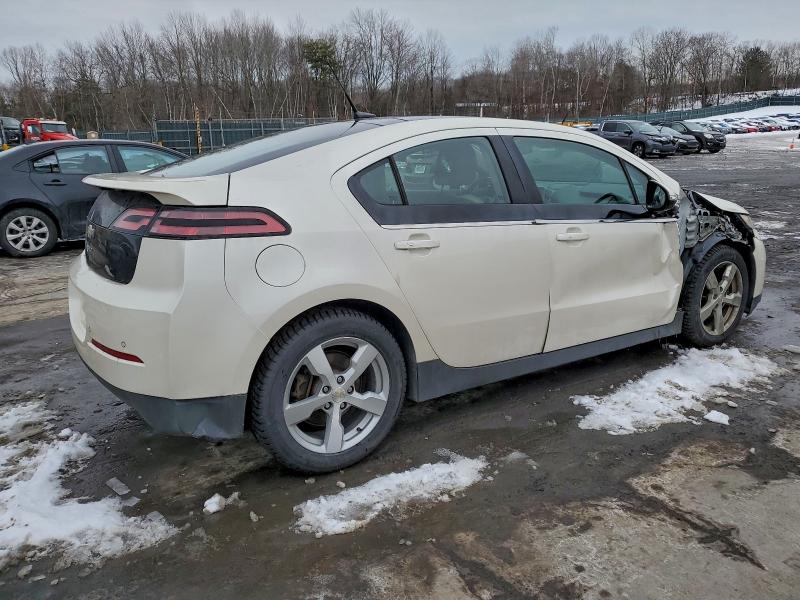 Photo 3 from auction – 2012 CHEVROLET VOLT with VIN 1G1RD6E47CU101052