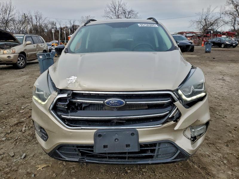 Photo 5 from auction – 2017 FORD ESCAPE SE with VIN 1FMCU9GD4HUB71686