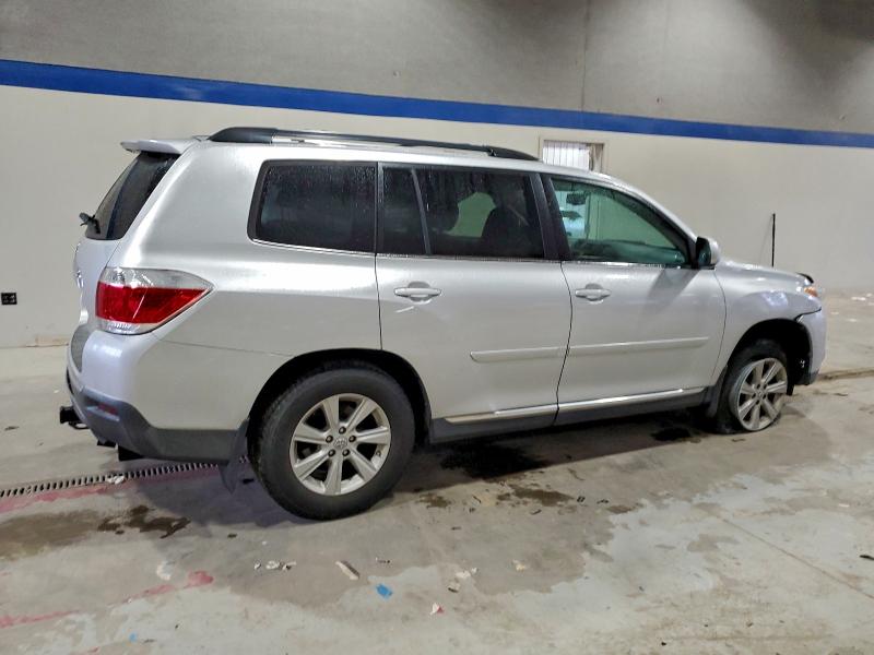 Photo 3 from auction – 2011 TOYOTA HIGHLANDER with VIN 5TDBK3EH8BS071451