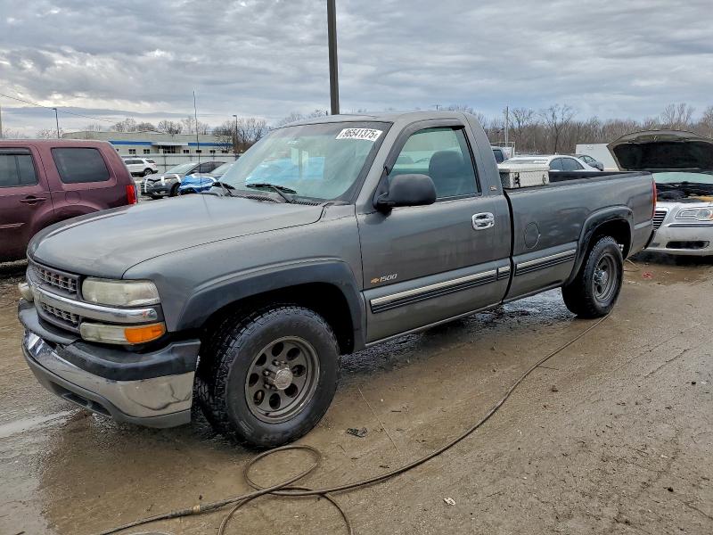CHEVROLET SILVERADO 2002 with VIN 1GCEC14V22Z157519 - Photo from auction