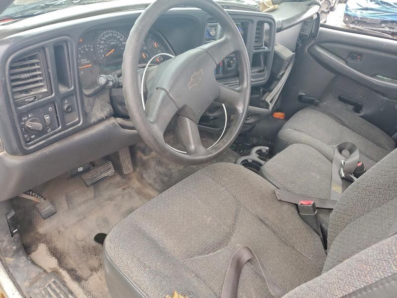 Photo 8 from auction – 2005 CHEVROLET SILVERADO with VIN 1GCEC14V05Z304733