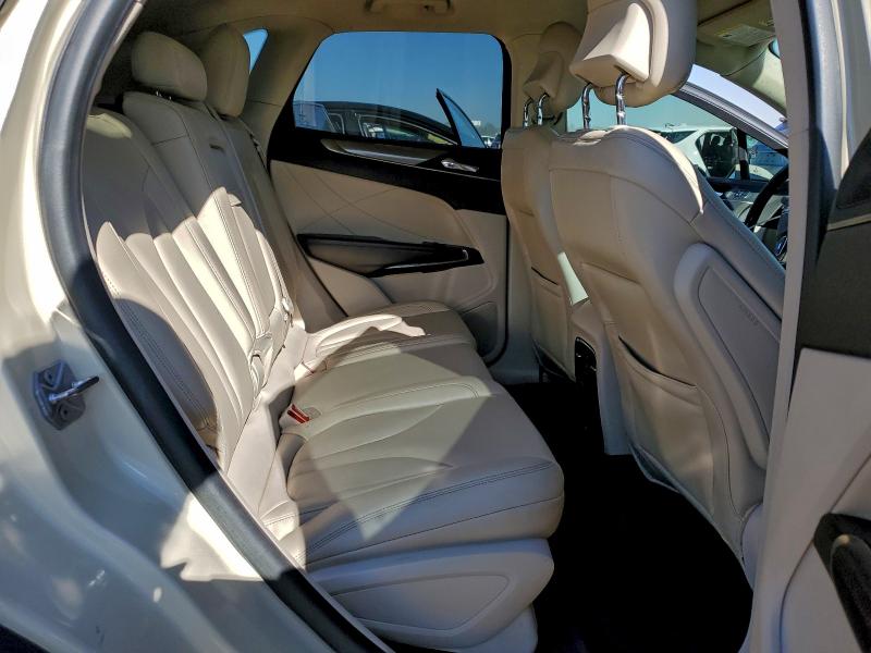 Photo 11 from auction – 2018 LINCOLN MKC PREMIE with VIN 5LMCJ1C95JUL07452