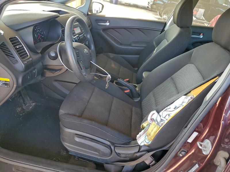 Foto 7 de la subasta – 2017 KIA FORTE LX con VIN 3KPFK4A72HE040705