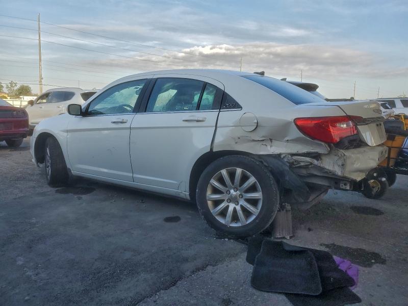 Photo 2 from auction – 2013 CHRYSLER 200 TOURIN with VIN 1C3CCBBBXDN501652