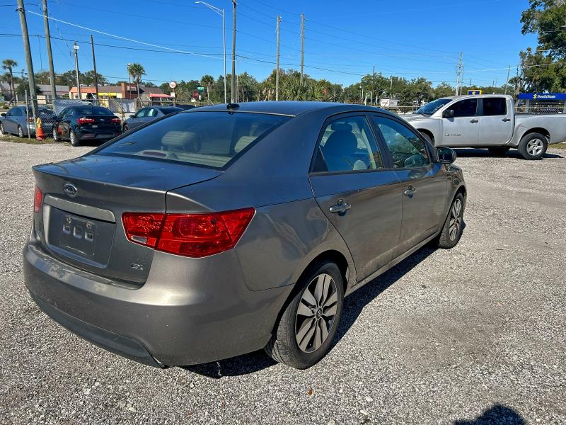 Photo 4 from auction – 2013 KIA FORTE EX with VIN KNAFU4A22D5655692