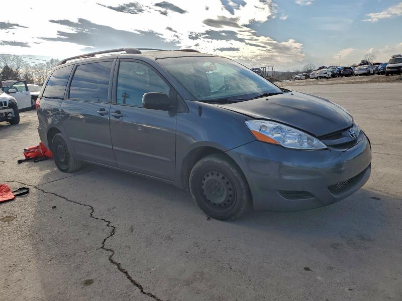 Photo 4 from auction – 2010 TOYOTA SIENNA CE with VIN 5TDKK4CC4AS310277