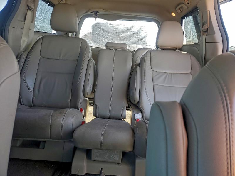 Photo 10 from auction – 2015 TOYOTA SIENNA XLE with VIN 5TDYK3DC0FS664047