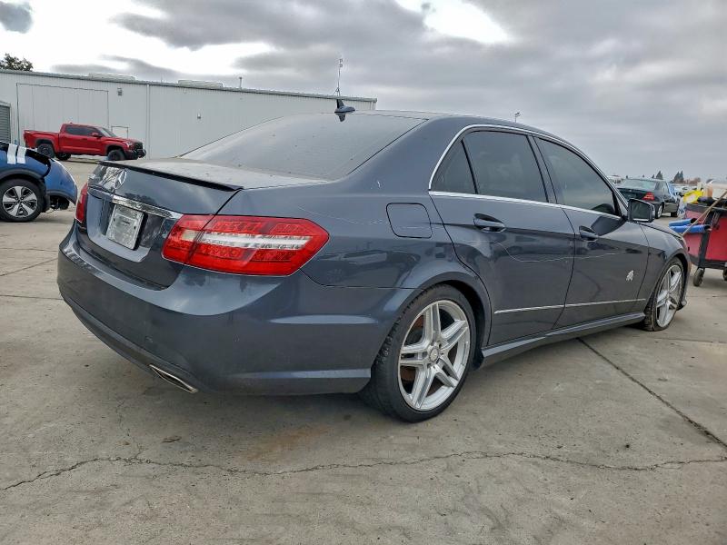 Photo 3 from auction – 2011 MERCEDES-BENZ E 350 with VIN WDDHF5GB2BA411179