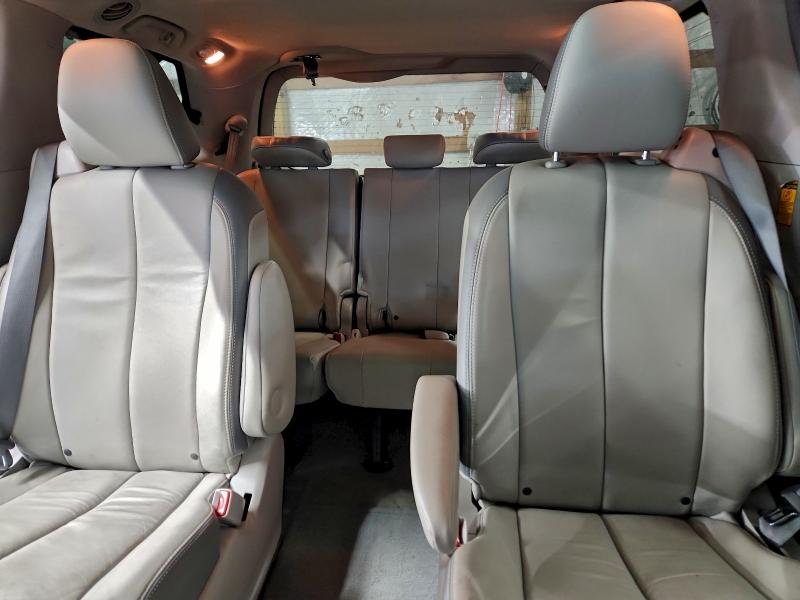 Foto 10 de la subasta – 2014 TOYOTA SIENNA XLE con VIN 5TDYK3DCXES486548